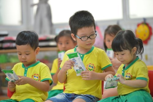 Sữa học đường đến trường cùng trẻ trong năm học mới